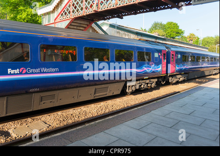 Erste große Western Zug warten am Bahnsteig im Bahnhof St Austell, Cornwall Stockfoto