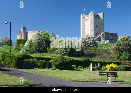 Conisbrough Burg auf dem Burgberg befindet sich hinter Coronation Park, Conisbrough, Doncaster, England, UK Stockfoto