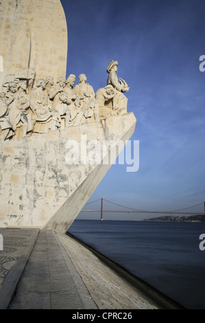 Das Padrão Dos Descobrimentos (Denkmal der Entdeckungen) feiert die Portugiesen, die in dem Zeitalter der Entdeckungen teilgenommen. Es Stockfoto