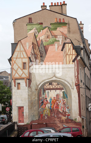 Ein Wandbild an der Seite eines Gebäudes in Bourges Cher Frankreich Stockfoto