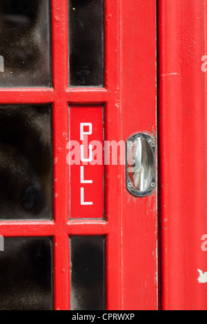 Pull, Zeichen, rot, Telefonzelle, Tür Stockfoto