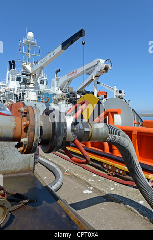Schiff, Bunkern und Dosierung Marine Gasöl in Lerwick Shetland Stockfoto