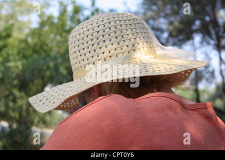 Frau mit Hut. Stockfoto