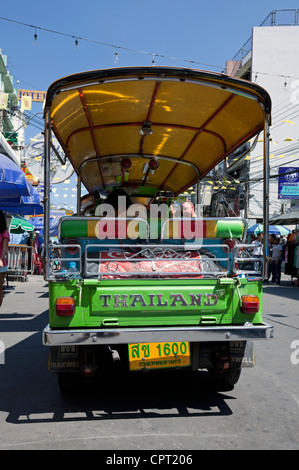 Tuk Tuk (traditionelle Taxi), Thanon Khao San (Ko San Road), Banglamphu, Bangkok, Thailand Stockfoto