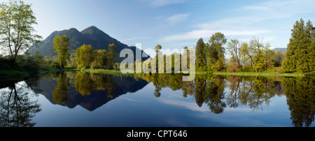 Seabird Insel Landschaft zusammengesetzte Panoramabild - in der Nähe von Agassiz, British Columbia, Kanada Stockfoto