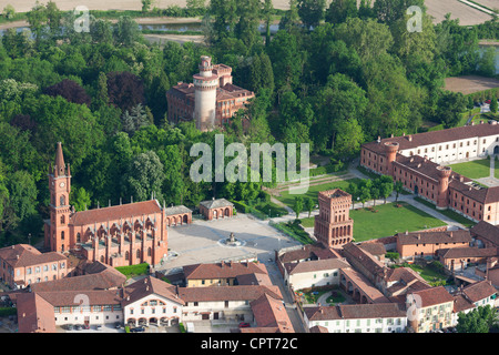 LUFTAUFNAHME. Historischer Platz von Pollenzo. Provinz Cuneo, Piemont, Italien. Stockfoto