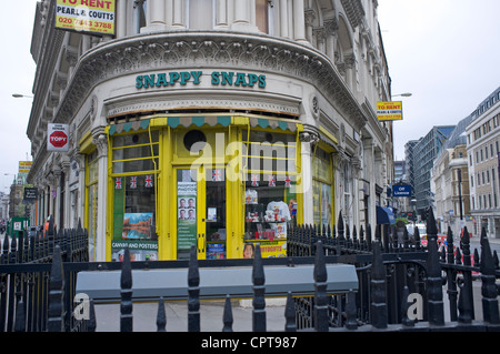 Snappy Snaps Geschäft in der City of London dekoriert für Queen Elizabeth Jubiläumsfeier im Juni 2012 Stockfoto