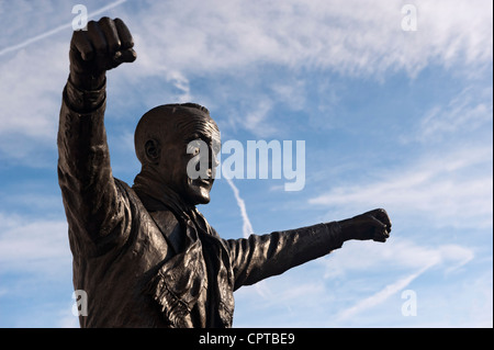 Statue von Bill Shankly, Liverpool Football Club Manager 1959-1974 außen Anfield-Stadion. Stockfoto