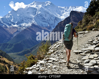 Weibliche Trekker in Manang Bezirk, Nepal Stockfoto