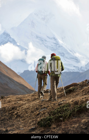 Trekker Wandern Kamm Thorung La, Nepal Stockfoto