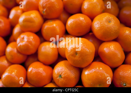 Mandarinen auf dem Display in der Farmers market Stockfoto