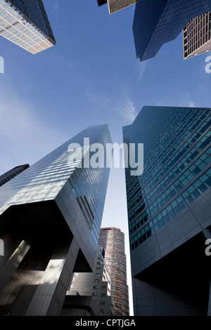 Blickte zu Wolkenkratzern in Midtown Manhattan, New York City Stockfoto