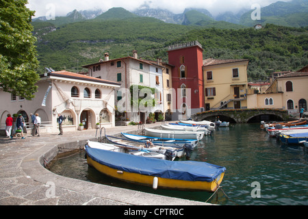 Kleiner Hafen in Cassone Malcesine See Gardasee Lago di Garda-Italien-Italia Stockfoto