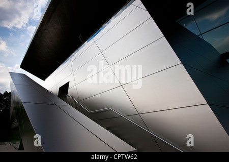 Moderne Architektur am BMW Selbstabholung, Showroom, Museum, Firmensitz und Fabrik in München, Bayern, Deutschland Stockfoto