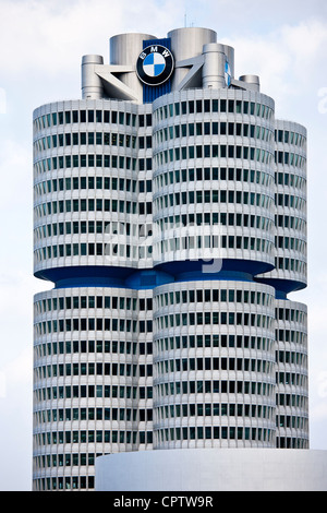 Moderne Architektur in der BMW-Zentrale Bürogebäude in München, Bayern, Deutschland Stockfoto