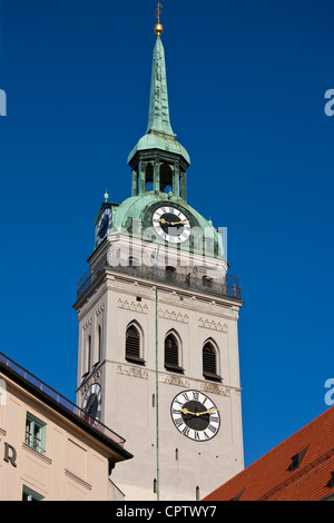 Peterskirche und Turm, Peterskirche, im Rindermarkt, München Mitte, Bayern, Deutschland Stockfoto