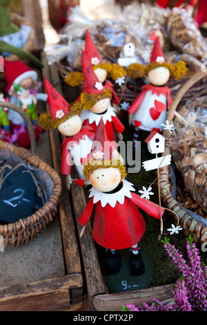 Outdoor-Weihnachtsmarkt am Viktualienmarkt in München, Bayern, Deutschland Stockfoto