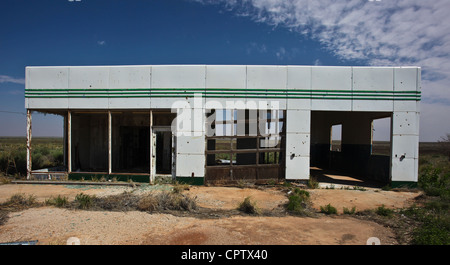 Heruntergekommene Tankstelle entlang der Route 66 in Texas Stockfoto