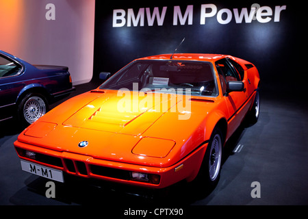 BMW M1 Sportwagen auf dem Display im BMW Museum und im Hauptsitz in München, Bayern, Deutschland Stockfoto