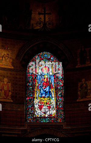 Glasfenster in der Kathedrale von Notre Dame, unserer lieben Frau, in Straßburg, Elsass, Frankreich Stockfoto