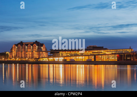International Congress Center Dresden, ist daneben der Erlweinspeicher, Dresden, Sachsen, Deutschland, Europa Stockfoto