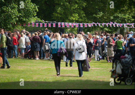 Schinken gemeinsame Diamond Jubilee fair Anschluß-Markierungsfahne bunting, London Borough of Richmond upon Thames, Großbritannien Stockfoto