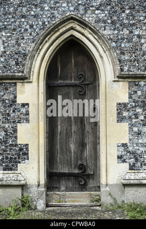 Rundbogen in eine Kirche in der normannischen Periode gebaut. Stockfoto