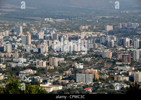 Panoramablick auf Providencia Santiago aus Cerro San Cristobal Chile Stockfoto