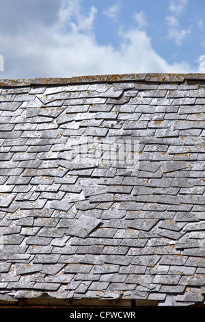 Alten Schieferdach benötigen Reparatur, Shropshire, England, UK Stockfoto
