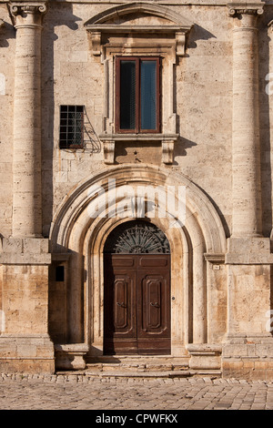 Palazzo de Nobili Tarugi, Palast der Tarugi Adligen, in Piazza Grande in Montepulciano, Val D'Orcia, Toskana, Italien Stockfoto