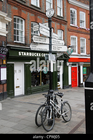 Windsor Thames Street Straßenschild. Fahrrad Stockfoto