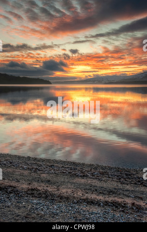 Atemberaubender Sonnenuntergang, Loch Lomond, Schottland, UK Stockfoto