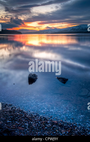 Atemberaubender Sonnenuntergang, Loch Lomond, Schottland, UK Stockfoto