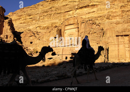 Asien Jordanien Petra die Hauptstraße von Petra mit den Gräbern Stockfoto