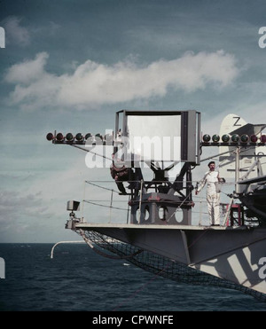 Spiegel-Deck Landung Anblick auf dem Flugzeugträger der Royal Navy HMS '' Albion'' (R07) Stockfoto