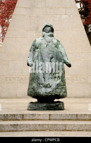 Den Haag / den Haag ('s Gravenhaage). Denkmal (von Charlotte van Pallandt) für Königin Wilhelmina der Niederlande Stockfoto