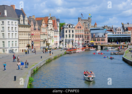 Ghent / Gent, Belgien. Graslei - Gildehäuser und Fluss Leie Stockfoto