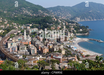 Luftaufnahme von Recco, kleine Stadt in Ligurien, Italien Stockfoto