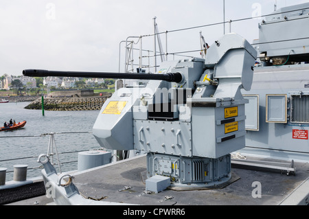 Oerlikon 30 mm KCB-Geschütz auf DS-30 b montieren Sie an Bord der HMS Bangor Stockfoto