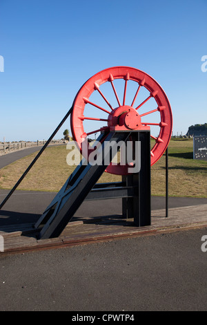 Cardiff Barrage "Zeitalter der Kohle" Ausstellung Zechenhaus Rad Stockfoto