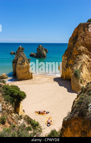 Strand von Praia do Vau, in der Nähe von Portimao, Algarve, Portugal Stockfoto