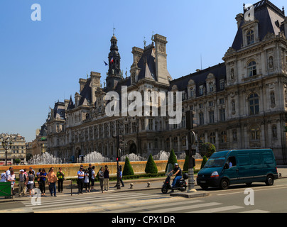 Hotel de Ville, Paris. Das ursprüngliche Gebäude brannte im Jahre 1871 die steinerne Schale wurde aber wieder aufgebaut im aufwendigen Originalstil. Stockfoto