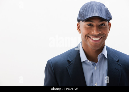 Porträt des afroamerikanischen Mann mit Mütze, Studio gedreht Stockfoto
