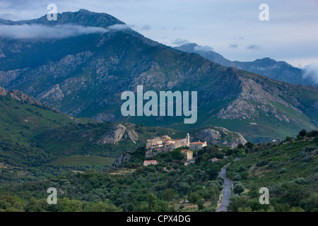 Das Dorf Montemaggiore auf der Route des Artisans, la Balagne, Korsika, Frankreich Stockfoto