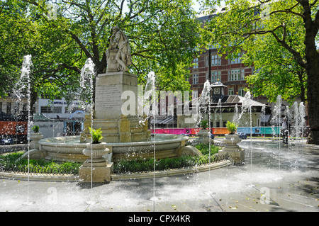 Neue Brunnen in den renovierten Leicester Square-Gärten Stockfoto