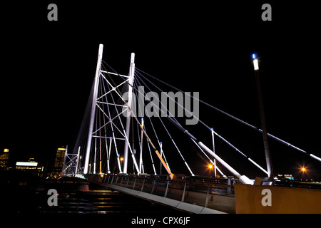 Insgesamt Schuss von Nelson Mandela Brücke, Newtown, in der Nacht Stockfoto