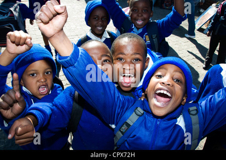 Closeup Aufnahme von Schulkindern jubeln Stockfoto