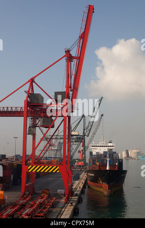 Containerschiffe Liegeplätze Hafen von Barcelona Spanien Stockfoto