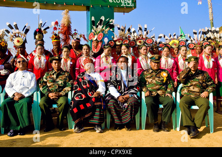 Myanmar (Burma), Sagaing Division, Dorf Leshi feiern Neujahr während Naga Festival, unter der Aufsicht des Militärs Stockfoto