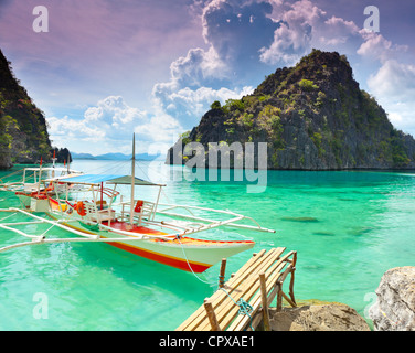 Tropischen Lagune auf dem Weg zum Kayangan See. Coron Insel Stockfoto